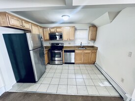 Building Photo - 71 Pembroke Ave