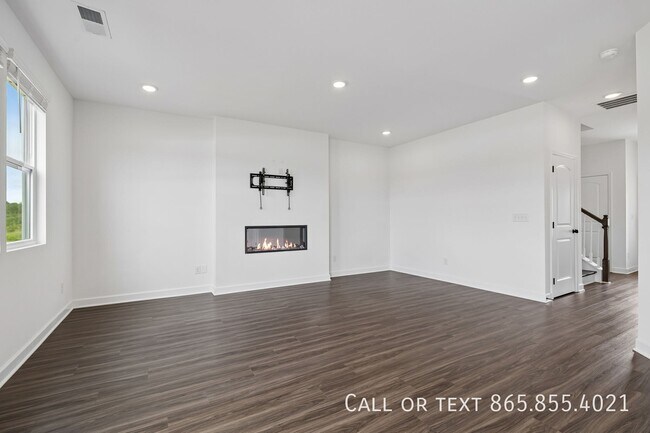 Building Photo - 515 Forsberg Ct