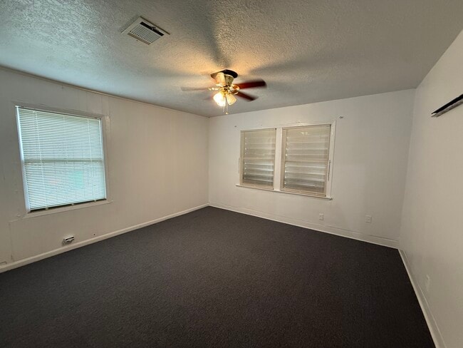 Building Photo - 500 Scott St