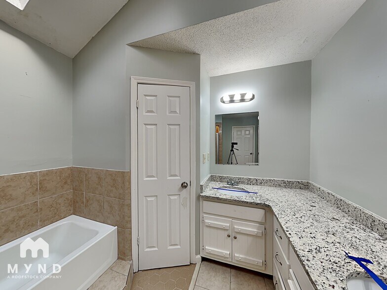 Building Photo - 6514 Cherry Bark Dr