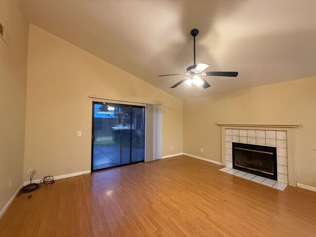 Building Photo - 3 Bed| 2 Bath | 1407SF | 2 Car Garage | Single Story | Tenant pays $175 monthly for WS&G