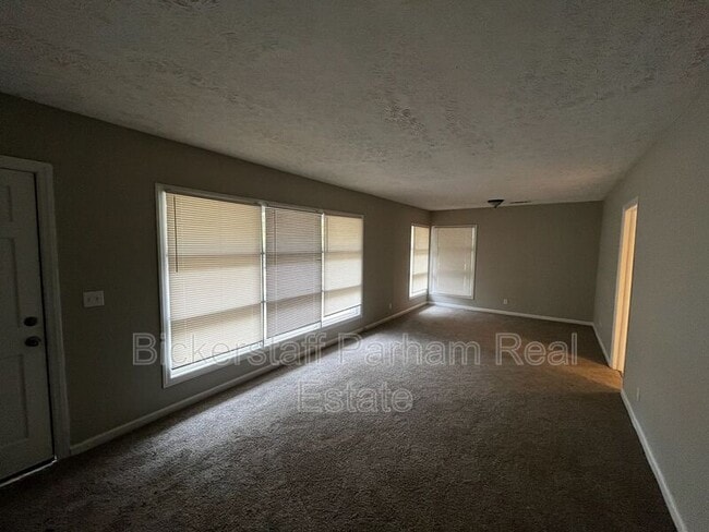 Building Photo - 1077 Dunbar Ave