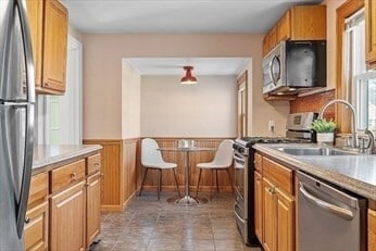 Building Photo - 27 Fuller Rd