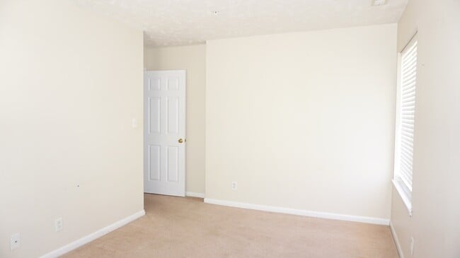 Building Photo - 3374 Galleria Dr