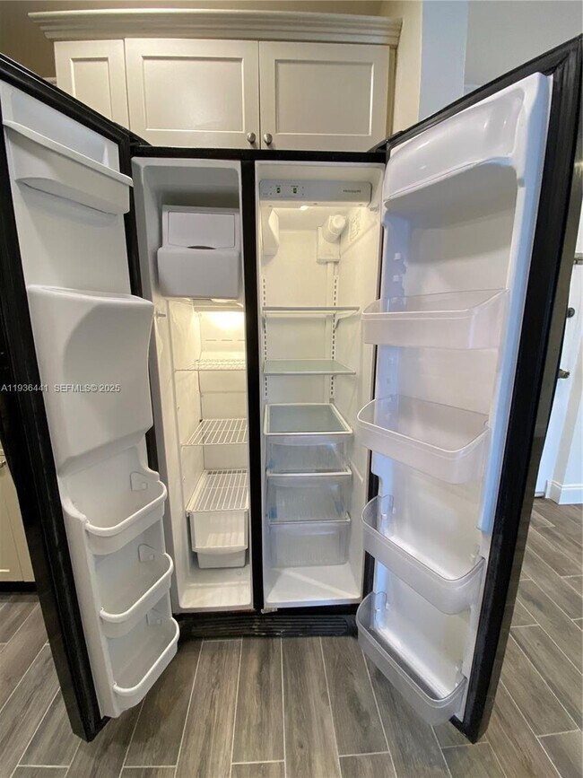 Building Photo - 17051 NE 35th Ave