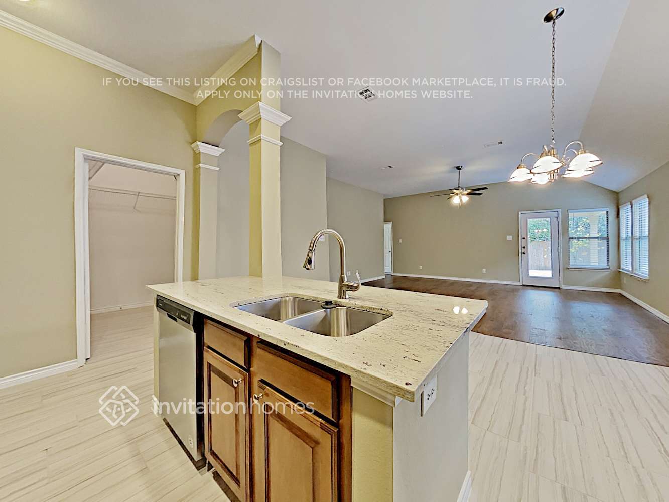 Building Photo - 510 Maplewood Dr