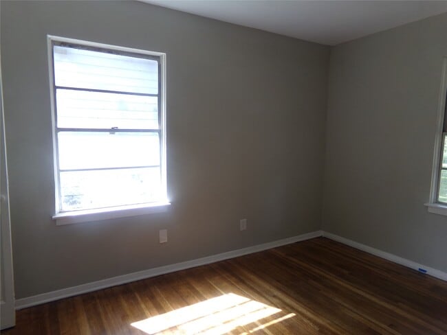 Building Photo - 414 Gardenia St