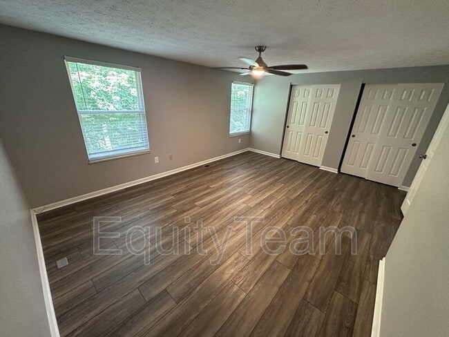 Building Photo - 753 Woodlyn Dr S