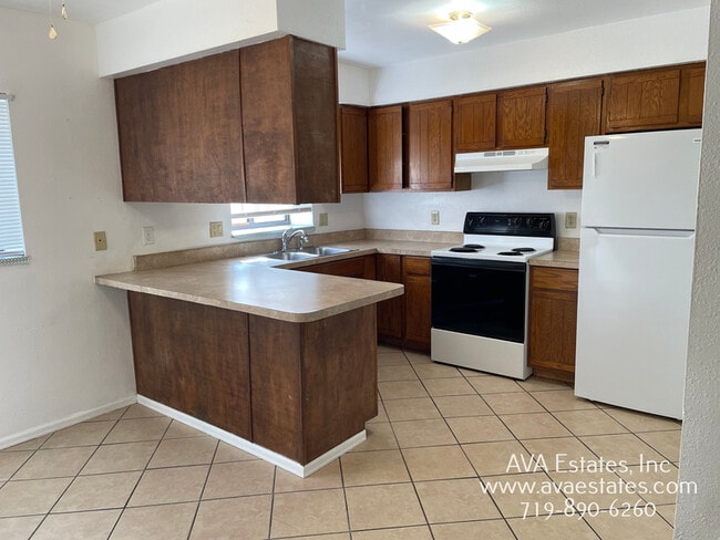 Building Photo - 1324 Anita St