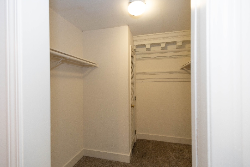 Building Photo - 523 N Bertrand St