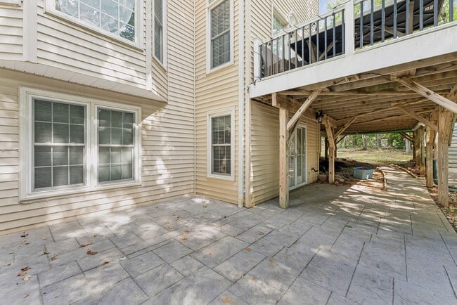 Building Photo - 2 BD/ 2BA  Apartment