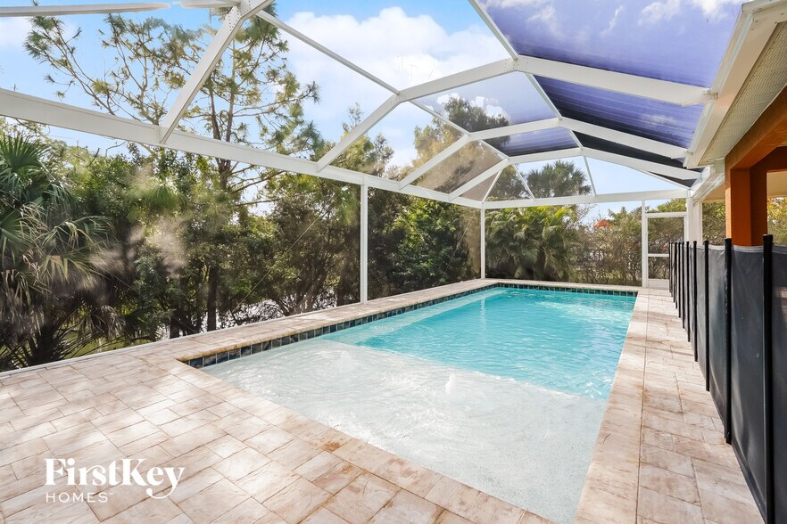 Building Photo - 806 Anza Ave