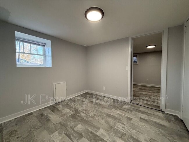 Building Photo - 1018 8th Ave S
