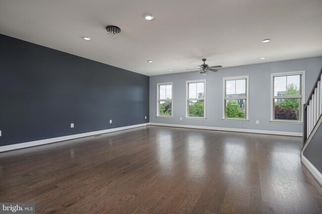 Building Photo - 1705 Cottonwood Grove Rd