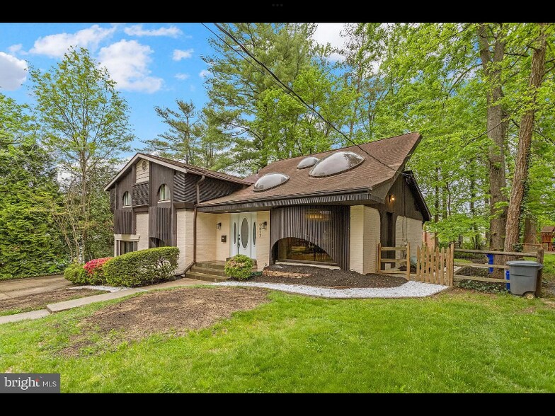 Building Photo - 9817 Inglemere Dr