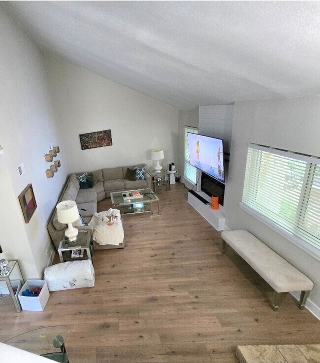 Building Photo - Charming 3BR condo in Austin