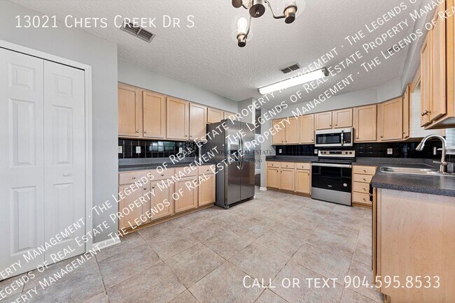 Building Photo - 13021 Chets Creek Dr S