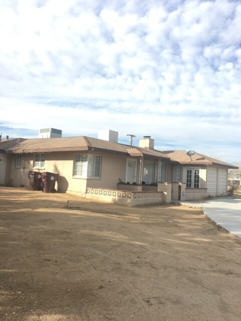 Primary Photo - 3676 Yucca Mesa Rd