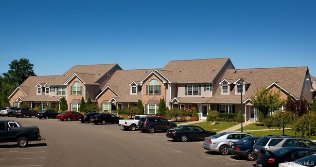 Building Photo - 124 Pineview Ln