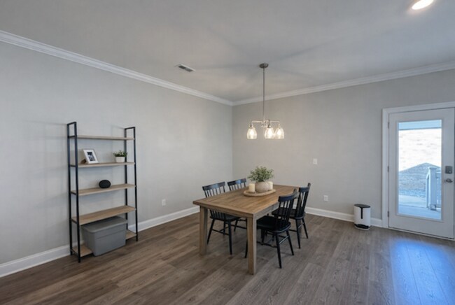 Building Photo - Pre-leasing for an April Move in-TOWN MADISON