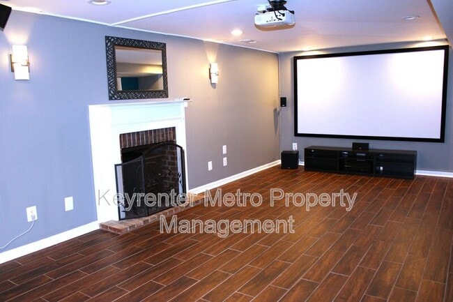 Building Photo - 9201 Fort Foote Rd