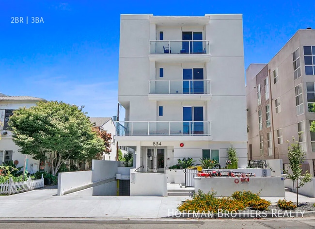 Building Photo - 836 S Shenandoah St