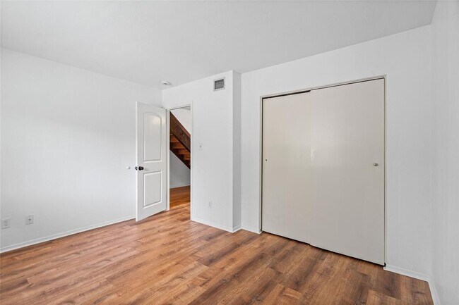 Building Photo - 1504 Bridgeway Dr