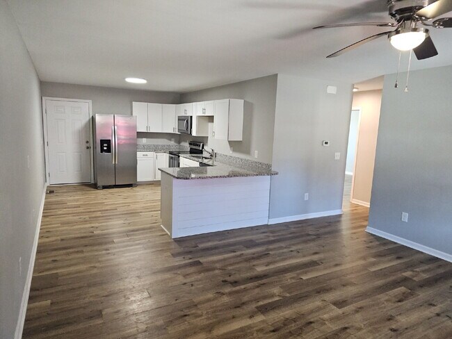 Building Photo - Brick Duplex for Rent Just Minutes from Lincolnton!