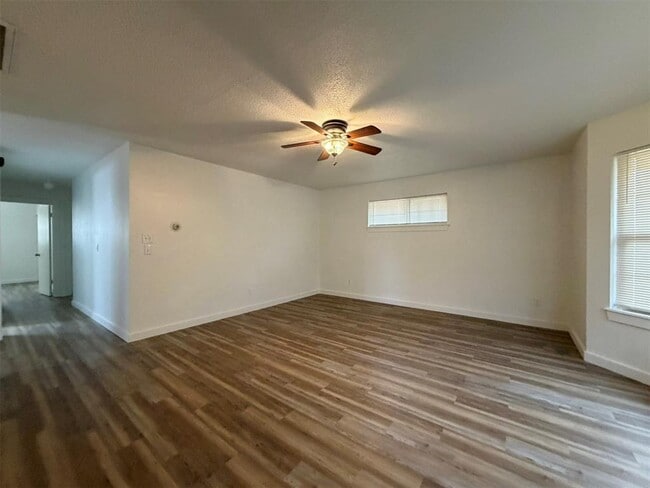 Building Photo - 6505 Cherokee Dr