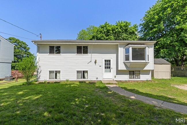 Building Photo - 301 Stadium Dr