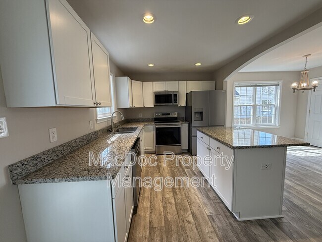 Building Photo - 238 5th St