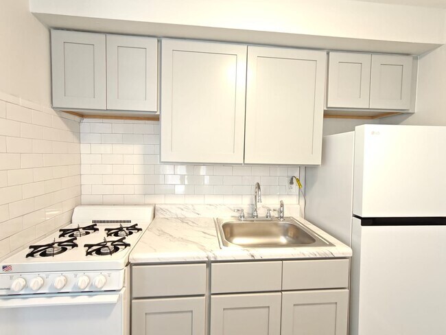 Building Photo - 7131 Marshall Rd