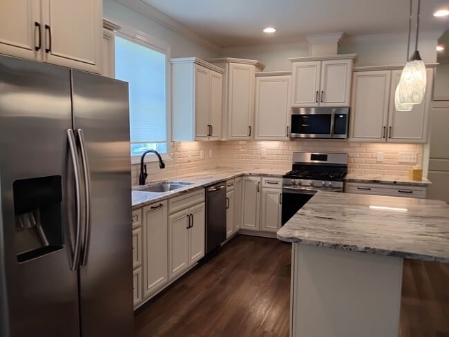 Building Photo - 4 Bedroom home in Beaufort