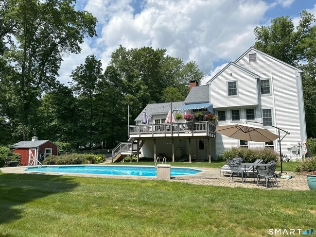 Building Photo - 11 Van Campen Ln