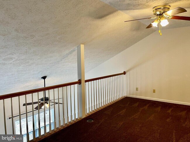 Building Photo - 501 Tolbelt Ct