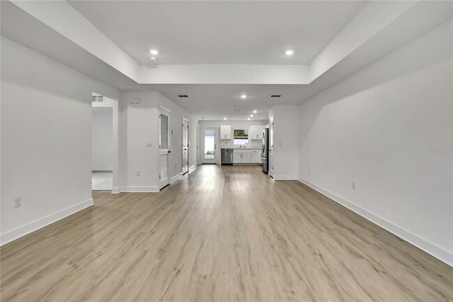 Building Photo - 3390 Dristol Ave