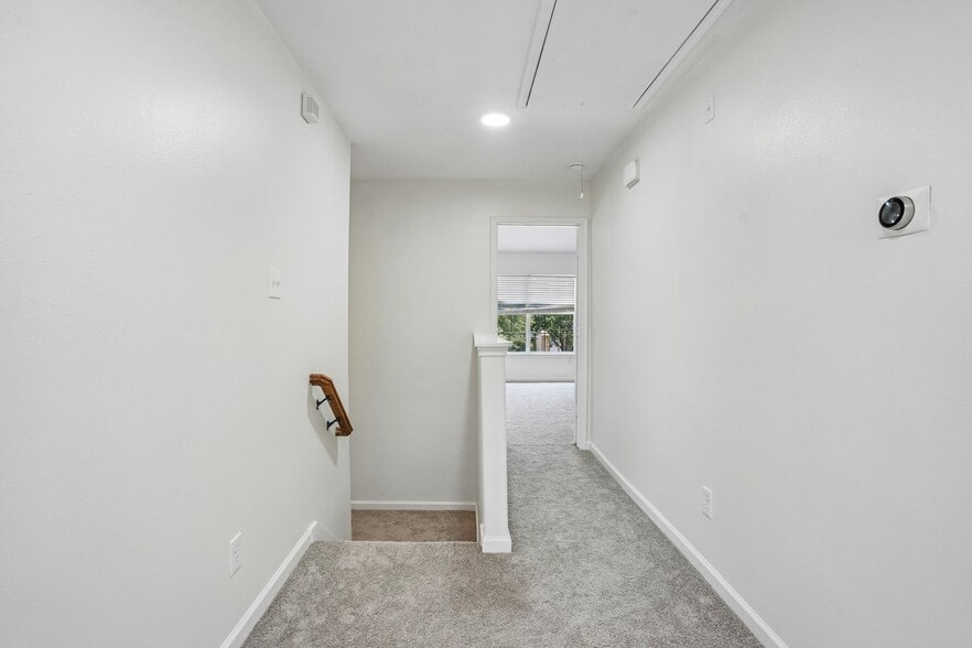Building Photo - 4419 Crossvine Ave