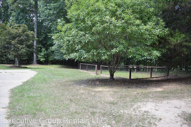Building Photo - 4 br, 3.5 bath House - 8585 Midland Road