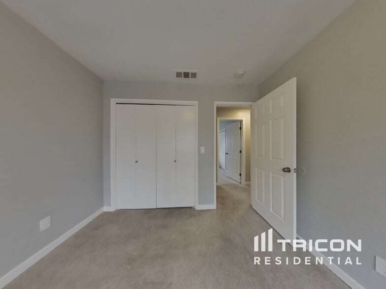 Building Photo - 1209 Almondwood Dr
