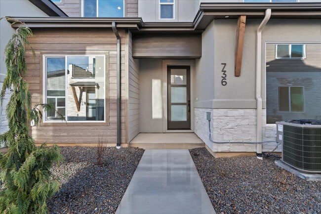 Building Photo - Brand New 3 Bed 2.5 Bath Townhouse With Many Amenities