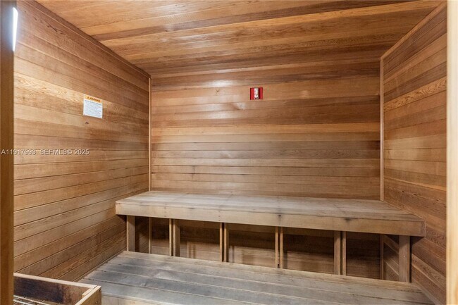 Building Photo - 1745 E Hallandale Beach Blvd