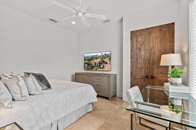 Building Photo - 79910 Mission Dr E