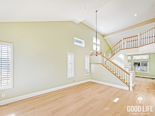 Building Photo - Beautiful 3-Bed Home w/ Vaulted Ceilings, Stainless Appliances, Private Backyard & 2-Car Garage