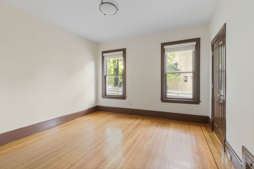 Building Photo - 88 Putnam Ave