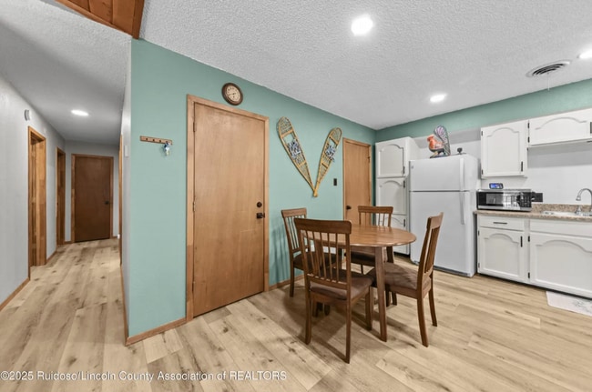 Building Photo - 119 Chaparral Dr