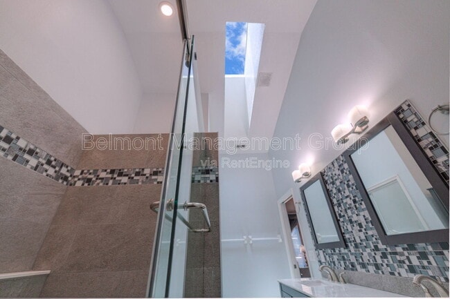 Building Photo - 1439 Sunningdale Way