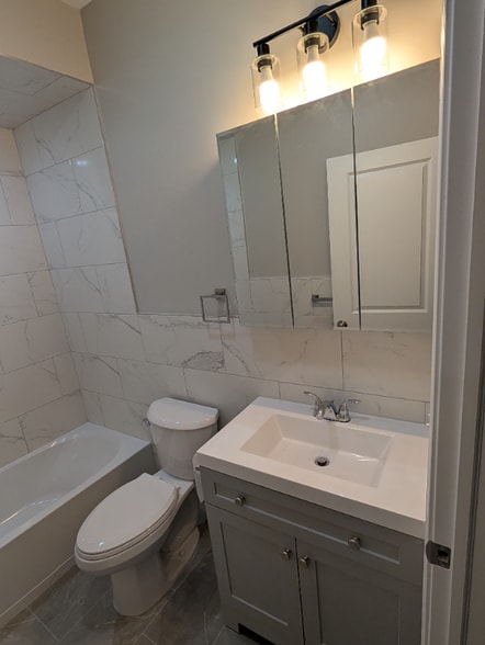 Building Photo - 32 Rose St