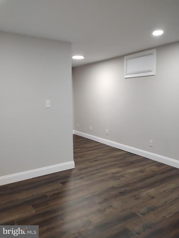 Building Photo - 22 Foxchase Dr