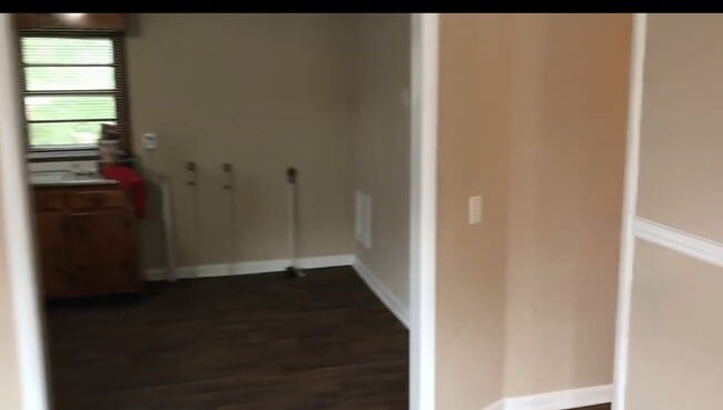 Building Photo - Nice 3 bedroom 1 bath in heart of Woodbury