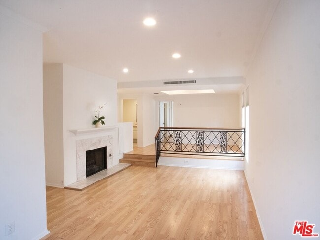 Building Photo - 1655 Selby Ave